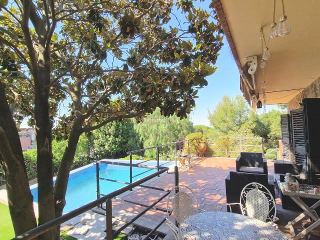 Chalet en venta en Terrassa, Can Gonteres. Casa o chalet independiente en venta en Plaza de la ruda, 2 Terrassa. Chalets.