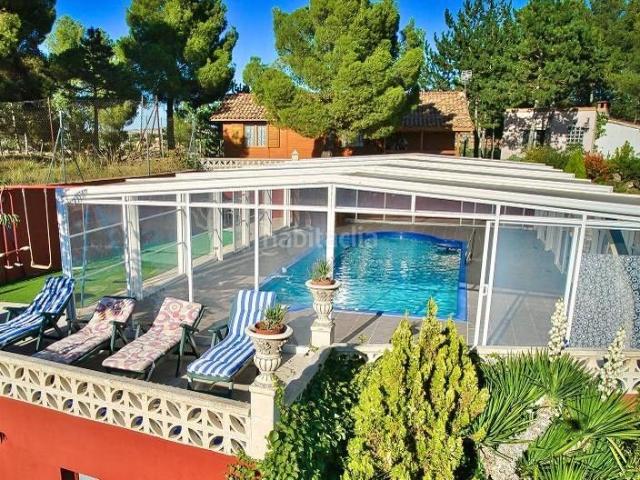 Chalet en venta en Teruel, Pedanías. FINCA EN TERUEL CAPITAL CON 2 VIVIENDAS PARA ENTRAR A VIVIR. Chalets.