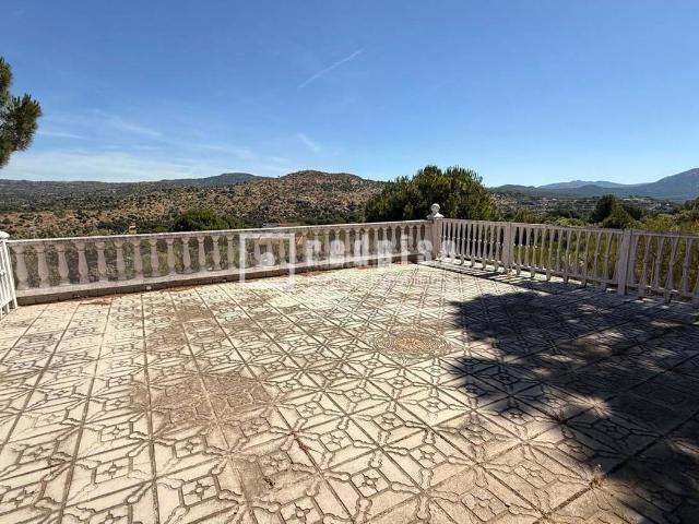 Chalet en venta en Tiemblo El. CHALET INDEPENDIENTE EN URB. VALDESANMARTIN. Chalets Tiemblo.