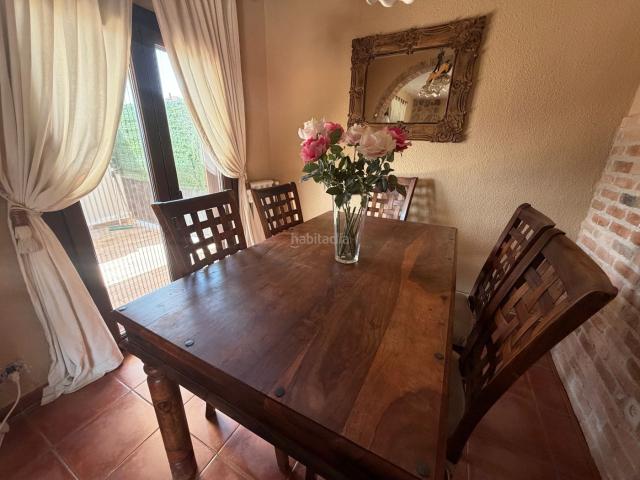 Chalet en venta en Tiemblo El. SE VENDE PRECIOSO CHALET INDEPENDIENTE EN URBANIZACIÓN LAS LADERAS, EL TIEMBLO. Chalets Tiemblo.