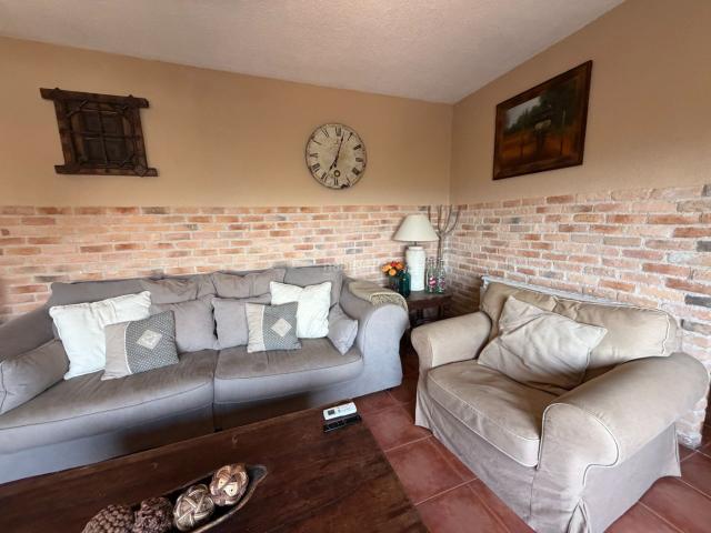 Chalet en venta en Tiemblo El. SE VENDE PRECIOSO CHALET INDEPENDIENTE EN URBANIZACIÓN LAS LADERAS, EL TIEMBLO. Chalets Tiemblo.