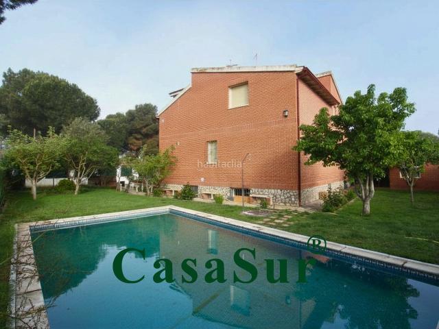 Chalet en venta en Traspinedo. ¡Exclusivo chalet independiente con piscina privada!. Chalets.