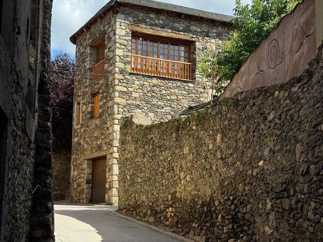 Chalet en venta en travesía De Santa Maria, Llívia Girona, de 249 m² 4 habitaciones por 550.000