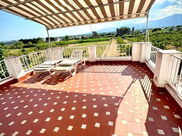 Chalet en venta en travesía De Santa Teresa, Tortosa, de 700 m² 4 habitaciones por 395.000