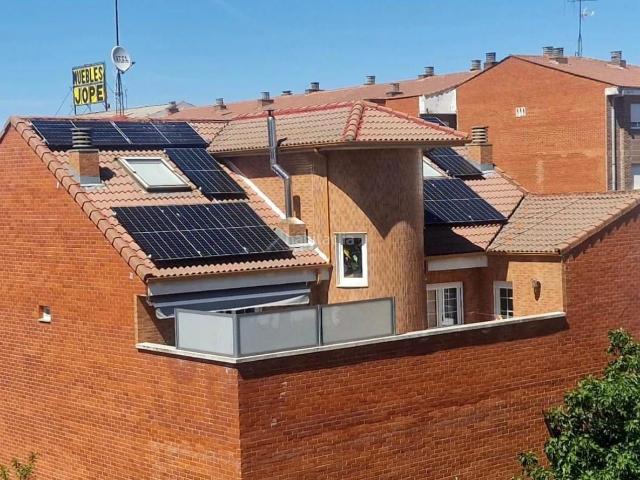 Chalet en venta en Trobajo del camino. Casa o chalet independiente en venta en Trobajo del Camino. Chalets Trobajo del.