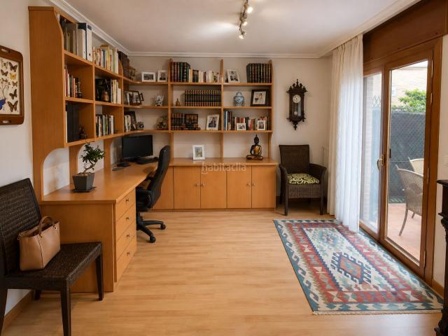 Chalet en venta en Tudela, Centro. Chalet adosado en Tudela. Chalets.