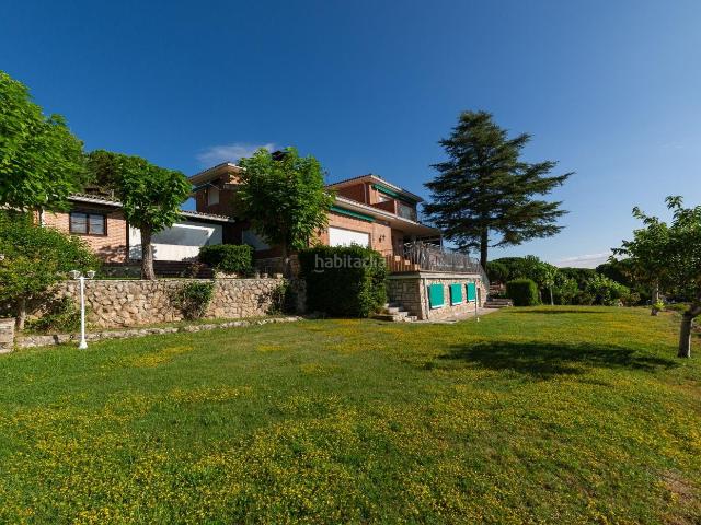 Chalet en venta en Tudela de Duero. IMPRESIONANTE CHALET EN LA URBANIZACIÓN EL OTERO. Chalets Tudela de.