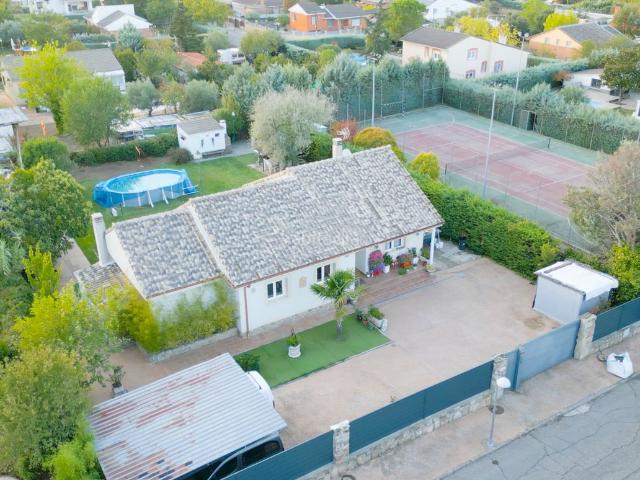 Chalet en venta en Uceda. CHALET EN CARAQUIZ. Chalets.