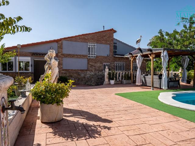 Chalet en venta en Uceda. ? Chalet independiente en venta en Urb. Peñarrubia, Uceda con parcela de 2.500 m² y piscina. Chalets.