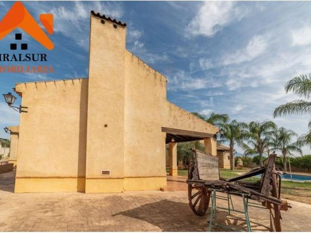 CHALET EN VENTA EN URBANIZACION CAMPOSOL