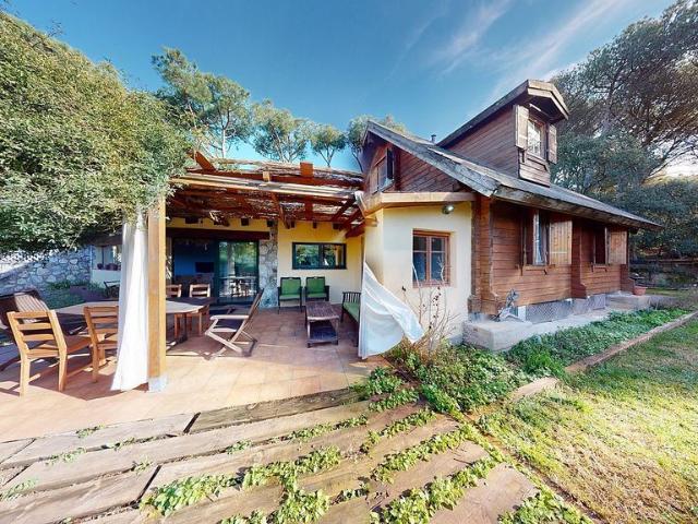 Chalet en venta en urbanización Collsacreu, Arenys de Munt, de 130 m² 4 habitaciones por 335.000