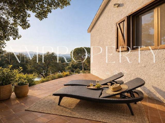Chalet en venta en urbanización De Sant Miquel D'aro, Santa Cristina d´Aro, de 157 m² 4 habitaciones por 380.000