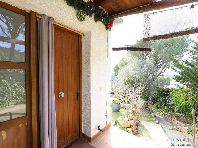 Chalet en venta en urbanización Sant Miquel D'aro, Santa Cristina d´Aro, de 157 m² 3 habitaciones por 380.000