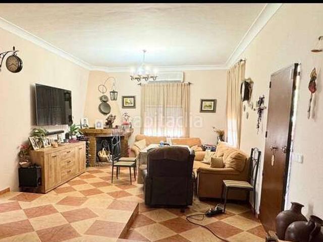 Chalet en venta en Utrera, Pedanías Norte. CHALET CON PISCINA SUELO URBANO, PARCELA DE 7.671M2 2ºCONSTRUC. Chalets.