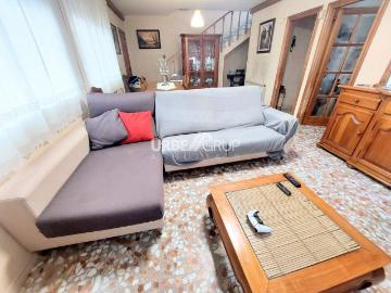 Chalet en venta en Vacarisses. TORRE EN VACARISSES, CAN SERRA 5 HABITACIONES Y PISCINA. Chalets.