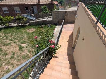 Chalet en venta en Vacarisses. Vivienda recogida y con vistas impresionantes. Chalets.