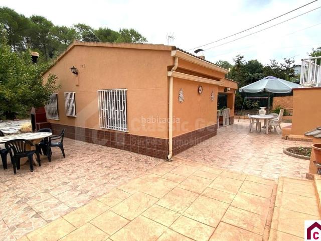 Chalet en venta en Vacarisses. CASA 80 m² VACARISSES 2hb 1b Piscina. Chalets.