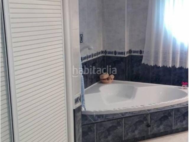 Chalet en venta en Valdefresno. Chalet en venta en Urbanización Las Lomas. Chalets.