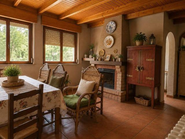 Chalet en venta en Valdefresno. UNA PROPIEDAD QUE TE PERMITE PENSAR A LO GRANDE!. Chalets.