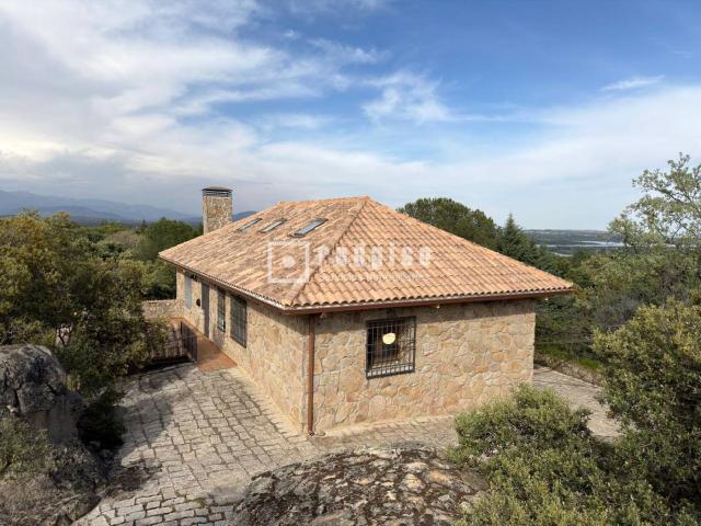 Chalet en venta en Valdemorillo, Mojadillas Parque de las Infantas El Paraiso. Chalet independiente en Urbanización Montemorillo Valdemorillo. Chalets.