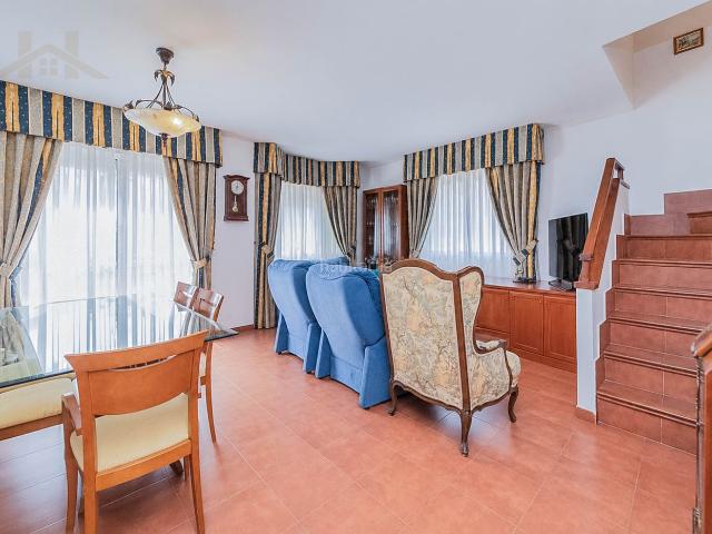 Chalet en venta en Valdemorillo, Valdemorillo Pueblo. Chalet adosado en venta. Chalets.