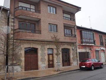 Valdeolea, Cantabria - Gimnasio, Plaza aparcamiento