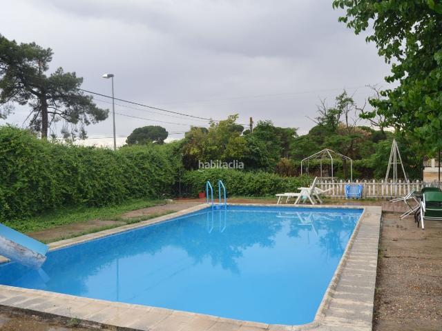 Chalet en venta en Valdestillas. Se vende chalet y bodega. Chalets.