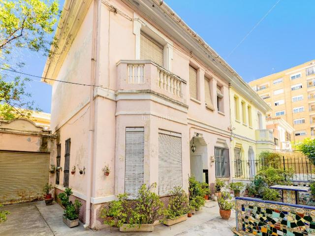 Chalet en venta en Valencia, L´Hort de Senabre. Un oasis privado en Valencia Casa independiente con gran jardín, terraza y garaje para diseñar a tu gusto. Chalets.