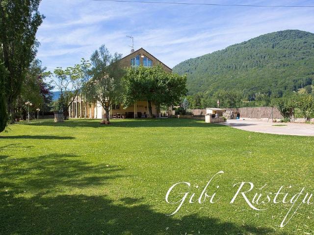 Chalet en venta en calle Disseminat, Vall d´en Bas, la, de 500 m² 5 habitaciones por 660.000