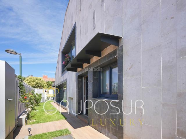 Chalet en venta en Valladolid, Extrarradio. Extraordinario chalet de lujo con ascensor y piscina climatizada en Covaresa, Valladolid. Chalets.