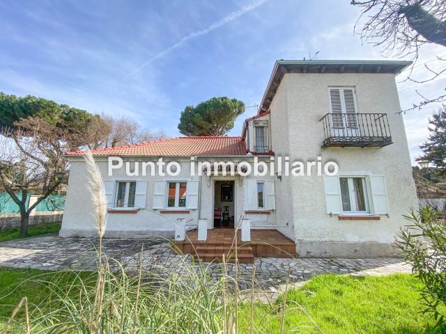 Chalet en venta en Valladolid, Extrarradio. PINAR DE ANTEQUERA: Chalet en venta parcela 1.280 m2. Chalets.
