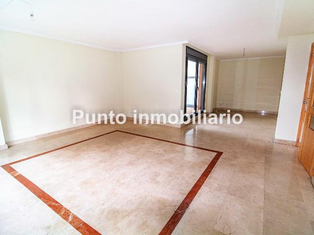 Chalet en venta en Valladolid, La Victoria Puente Jardín. Espléndido chalet en venta, zona CABILDO. Chalets.