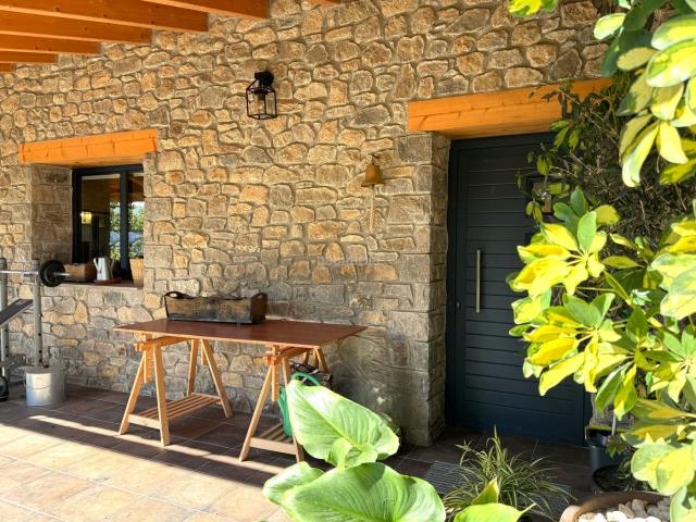 Chalet en venta en Vallcebre. Se vende casa con jardín, vistas y licencia turística en Vallcebre. Chalets.