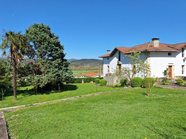 Chalet en venta en Valle de Mena. Fantástica casa con vistas increíbles. Chalets Valle de.