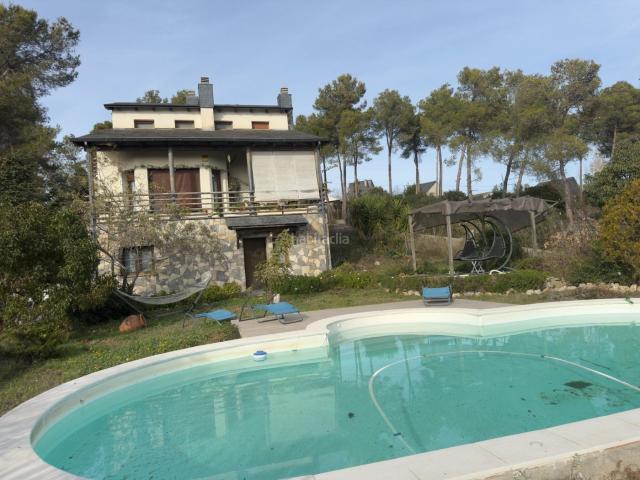 Chalet en venta en Vallirana. Casa pirenaica con vistas espectaculares y en una de las mejores urbanizaciones de Vallirana Barcelona. Chalets.