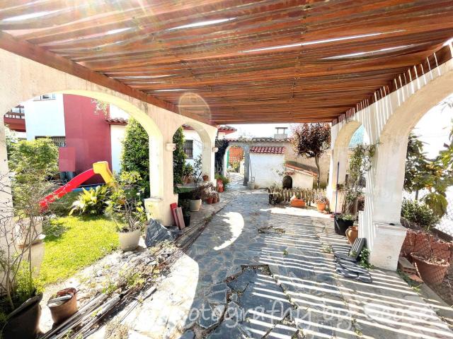 Chalet en venta en Vallirana. CERCANA AL PUEBLO SOLEADA. Chalets.