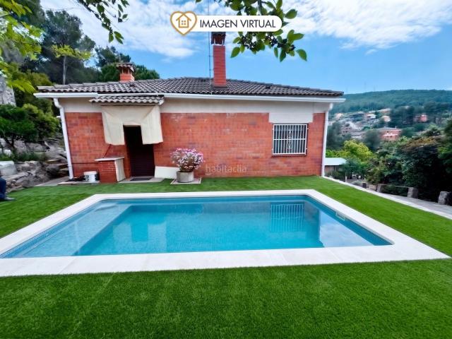 Chalet en venta en Vallirana. Escapa de la ciudad: casa con jardín y total tranquilidad. Chalets.