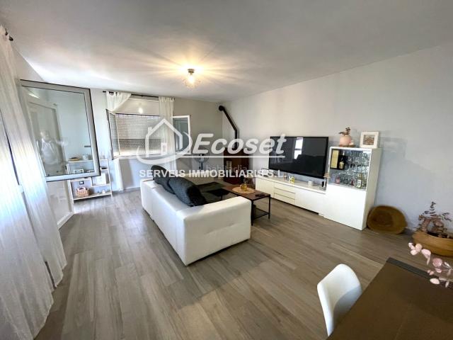 Chalet en venta en Vallirana. VIVE RODEADO DE NATURALEZA, ESPACIO Y TRANQUILIDAD CASA INDEPENDIENTE CON PARCELA DE 1.956 M² EN LES BASSIOLES. Chalets.