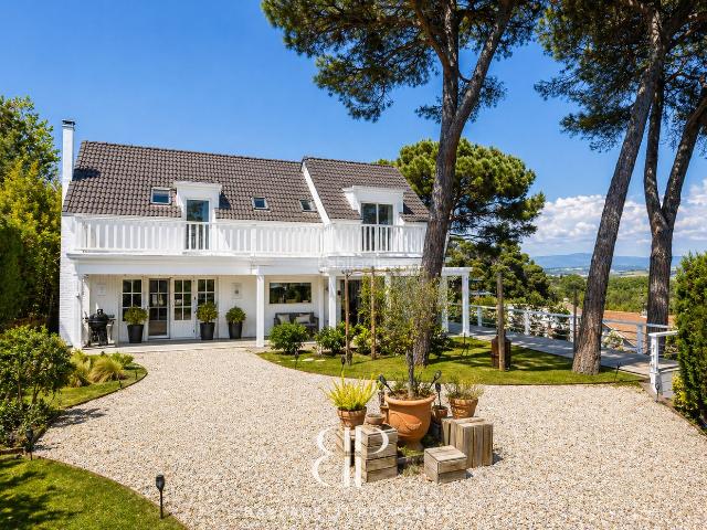 Chalet en venta en Vallromanes. Chalets.