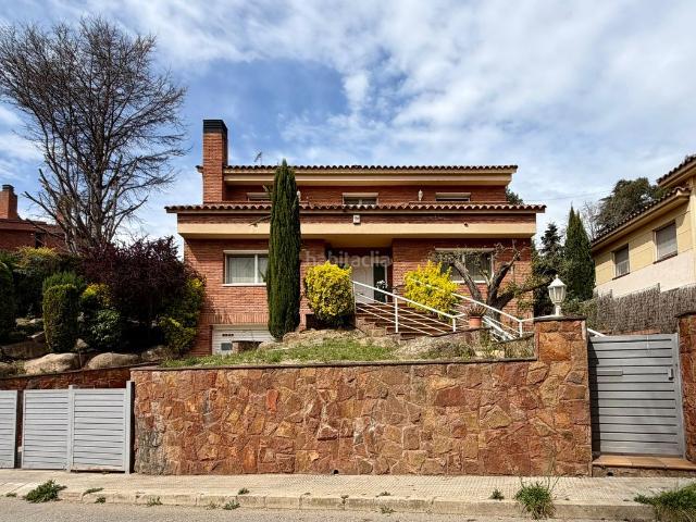 Chalet en venta en Vallromanes. Chalets.