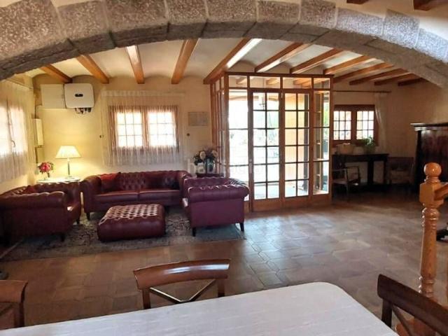 Chalet en venta en Valls. Venta de chalet rústico en Valls. Chalets.