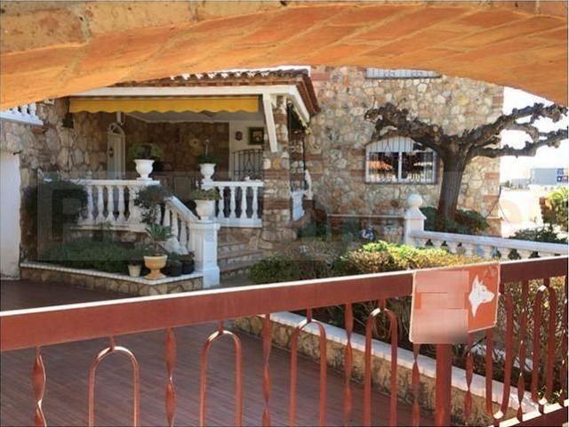 Chalet en venta en calle Llevant, Vandellòs i l'Hospitalet de l'Infant, de 249 m² 4 habitaciones por 630.000