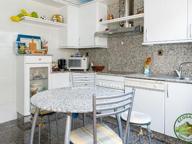 Chalet en venta en Vega de Espinareda. Se vende preciosa casa de piedra en El Espino, junto a Vega de Espinareda. Chalets Vega de.