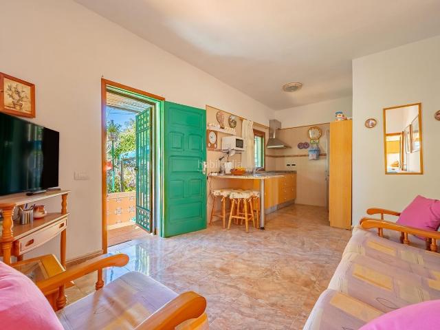 Chalet en venta en Vega de San Mateo. Chalets Vega de San.