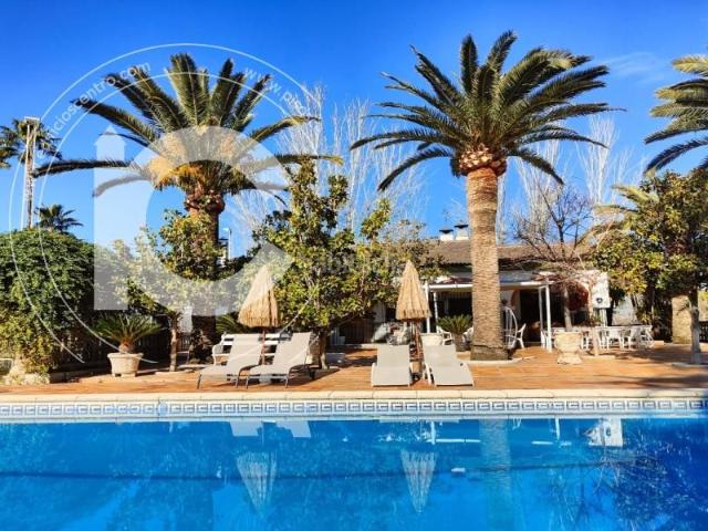 Chalet en venta en Vegas del Genil, Belicena. Chalet de Lujo en Granada. Chalets Vegas del.