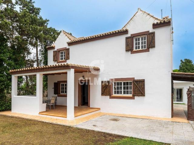 Chalet en venta en Vejer de la Frontera, El Palmar. Exclusiva finca en El Palmar en una parcela de 2.600 m2 con gran potencial turístico y residencial. Esta magnífica propiedad está. Chalets Vejer de.