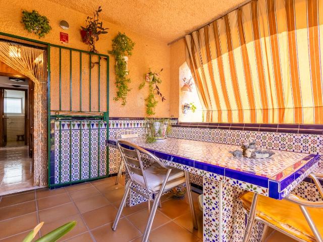 Chalet en venta en Vendrell El, La Franquesa Oasis Park Costa Dorada. Chalet con jardín y piscina en Oasis, El Vendrell. Chalets Vendrell.
