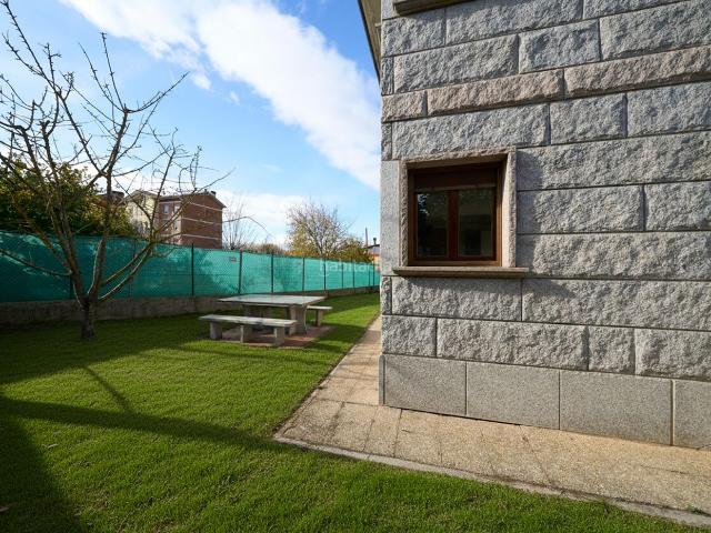 Chalet en venta en Vitoria Gasteiz, Abetxuko. Chalet individual en Gamarra listo para estrenar. Chalets Vitoria.