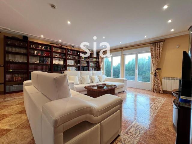 Chalet en venta en Vitoria Gasteiz, Zona Rural Este. EXCLUSIVA SIA Vende Chalet Independiente en Cerro de Estibaliz. Chalets Vitoria.