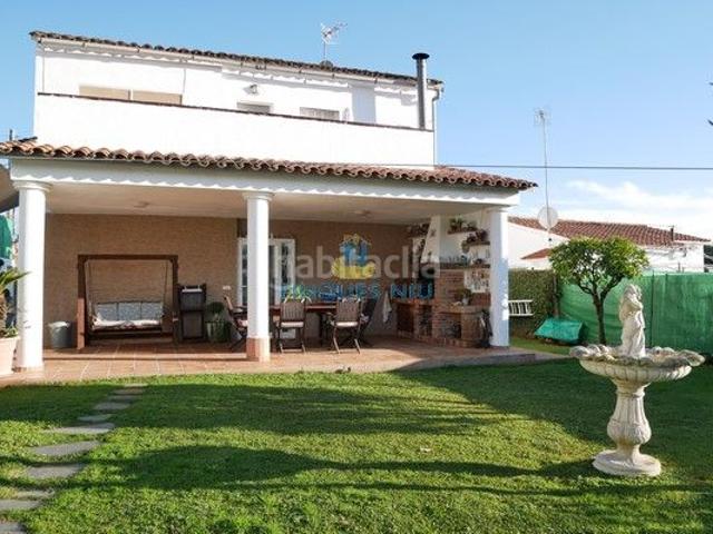 Chalet en venta en Vidreres, Aiguaviva Parc. Casa en venta en urbanización entre Lloret de Mar y Vidreres. Chalets.